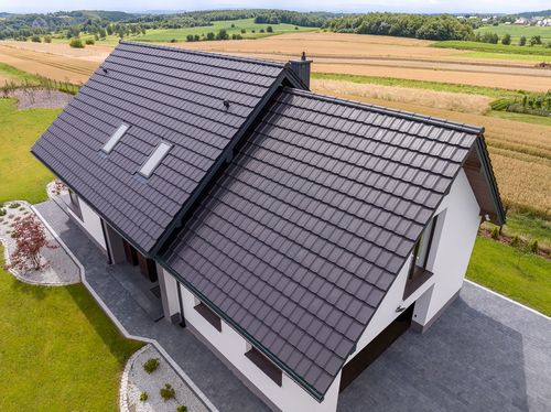 Od wypalanej gliny do energooszczędnego domu – ewolucja dachówki ceramicznej